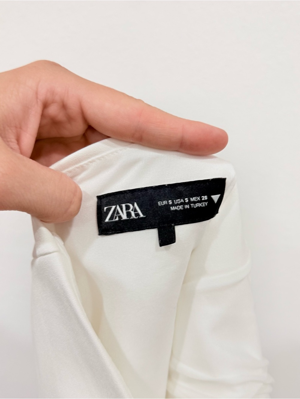 Zara White Fitted Halter Top Summer Bridal Vacation Women’s Size Small - Picture 4 of 4